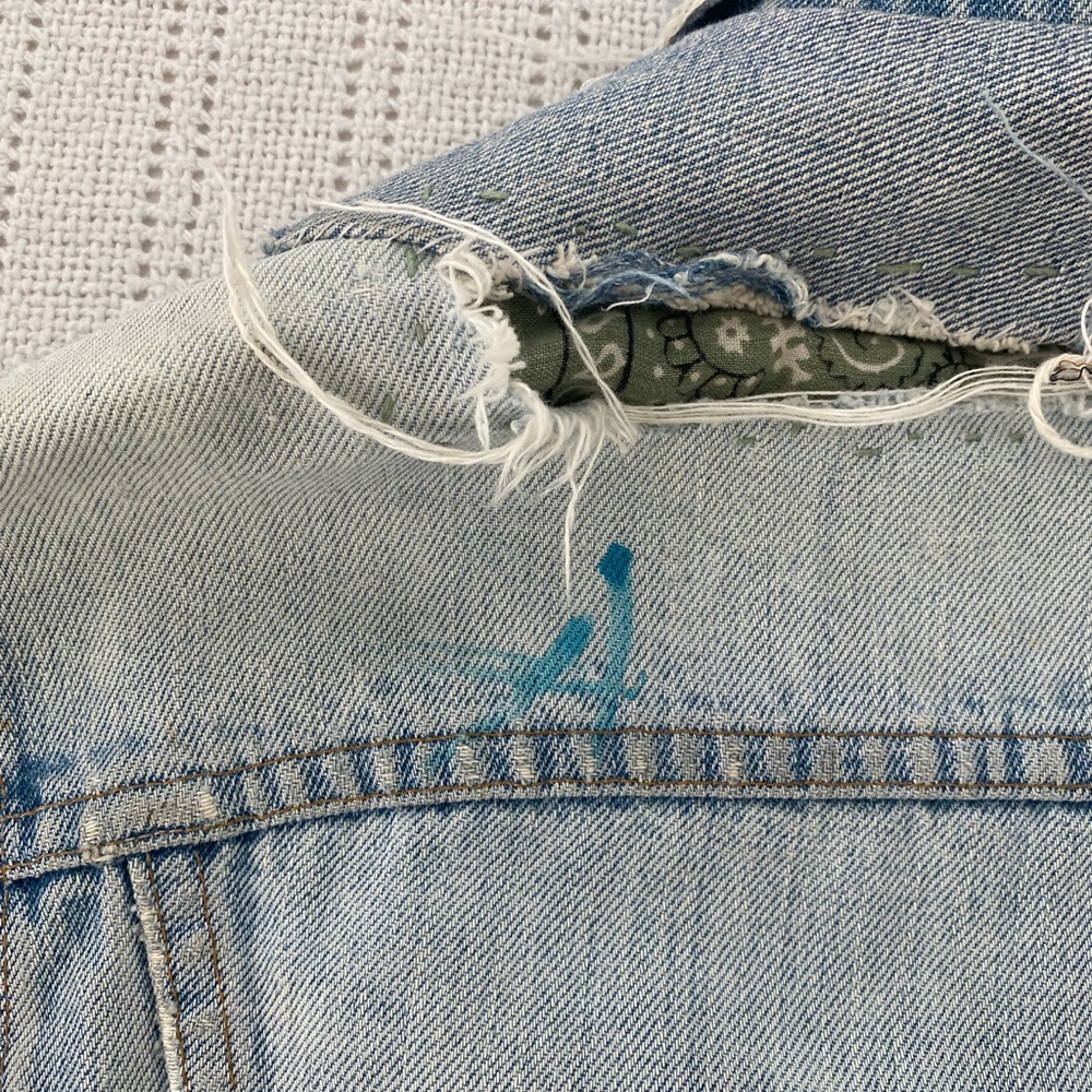 Levi’s Vintage Oversized Distressed Jean Jacket - Picture 12 of 14